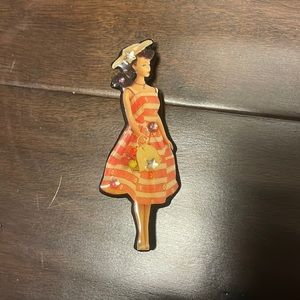 Beautiful vintage the deep dftd brooch